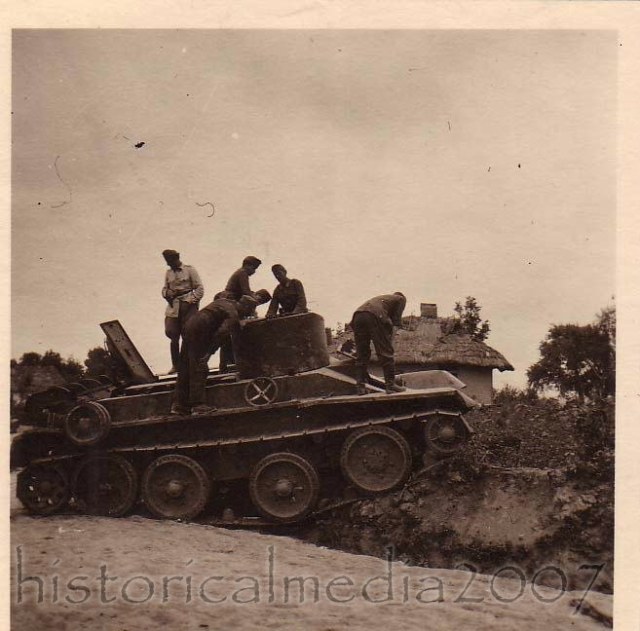 БТ-2 с ДА-2 М-17 04.jpg